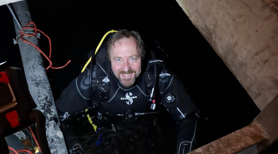 Einsatz unter Wasser: Reparatur im Löschwasserbehälter