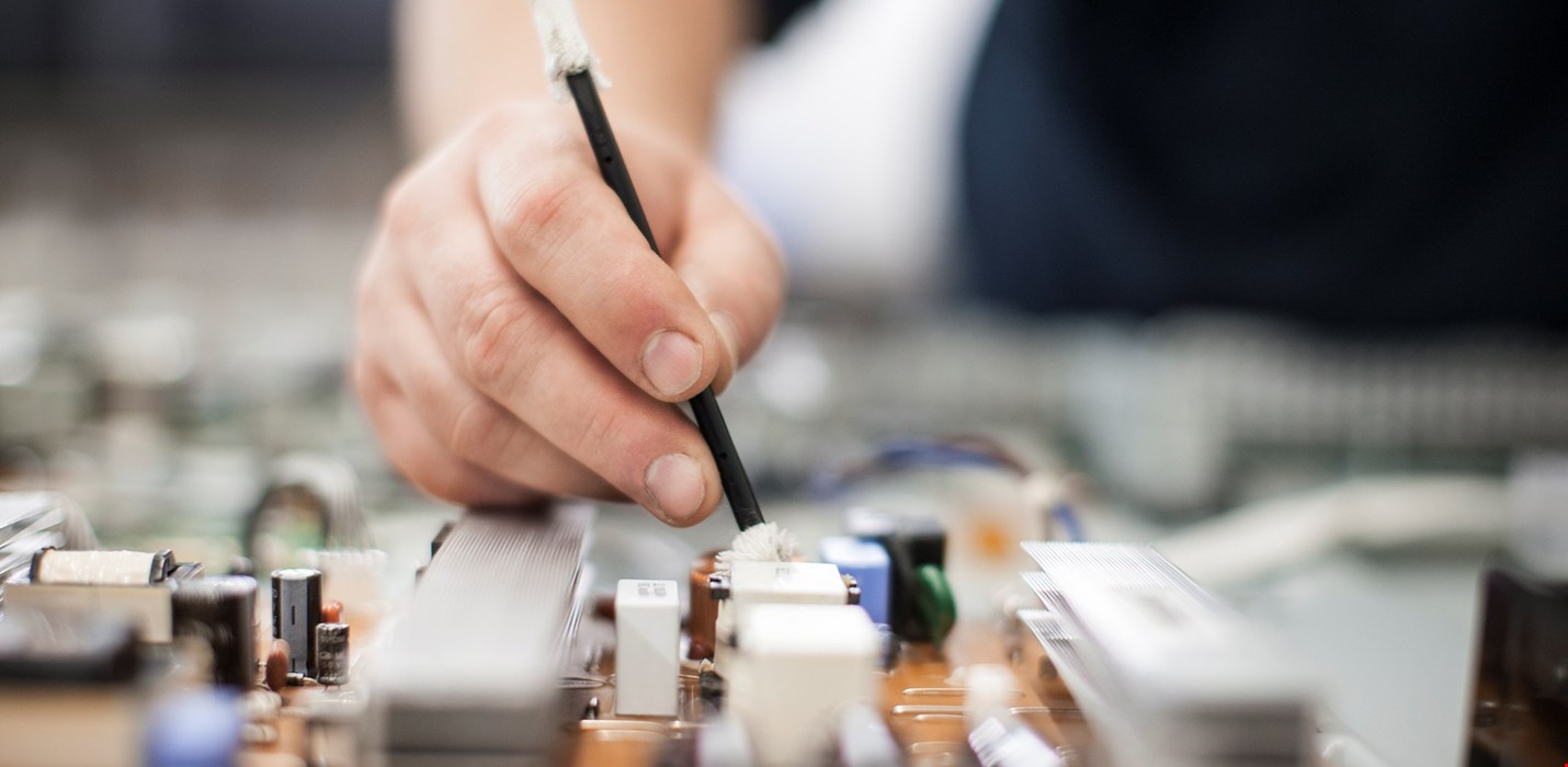 Elektrik- und elektroniksanierung nach brandschaden
