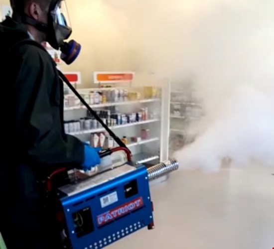 We weten dat besmettelijke virussen of bacteriën voor enorme impactvolle gevolgen kunnen zorgen en dat het daarbij noodzaak is om snel te handelen om verspreiding te voorkomen. Polygon biedt een nieuwe Desinfectie Service aan, waarmee een ruimte en de oppervlakken daarin, in 12 uur, professioneel gedecontamineerd kan worden. 